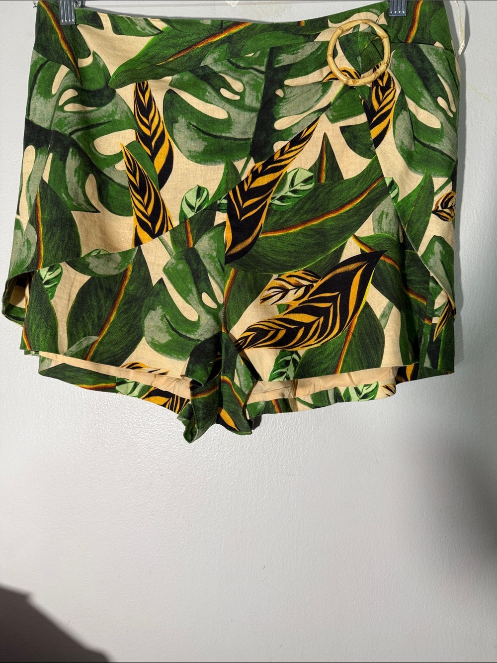 FarmRio Tropical Leaf High-Waist Women’s Shorts - Green large - Picture 5 of 8